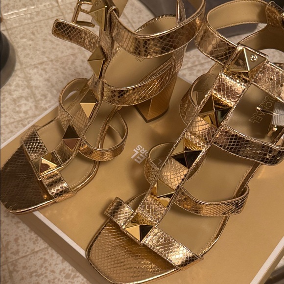 Michael Kors Gold Textured Heels - Picture 1 of 6